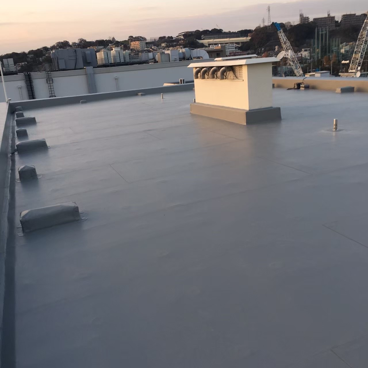 横浜市南区ビル　塩ビシート防水　機械固定工法