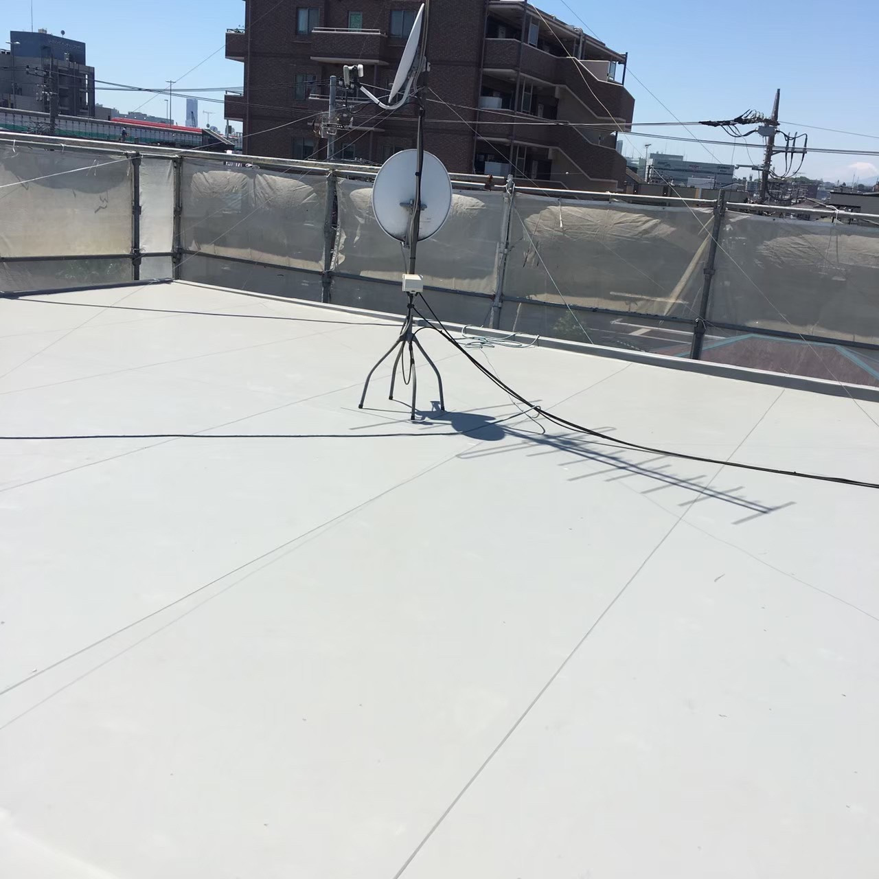 鶴見区店舗　塩ビシート防水　機械固定工法