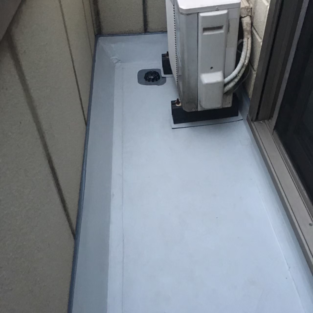 横浜市店舗　塩ビシート防水　機械固定工法