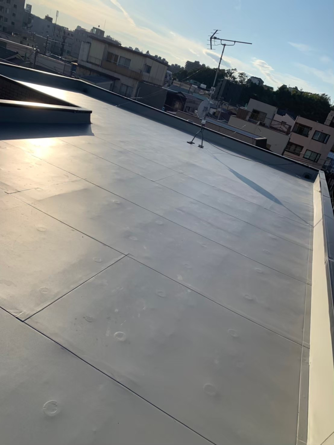 横浜市西区A様邸　塩ビシート防水　機械固定工法