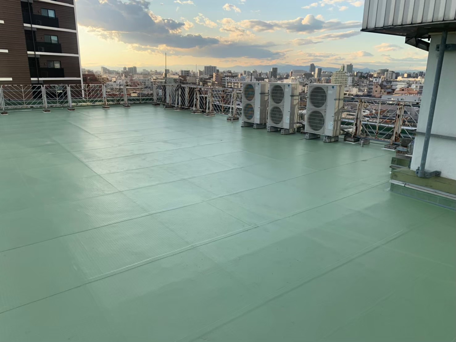 警察署　塩ビシート防水　密着工法