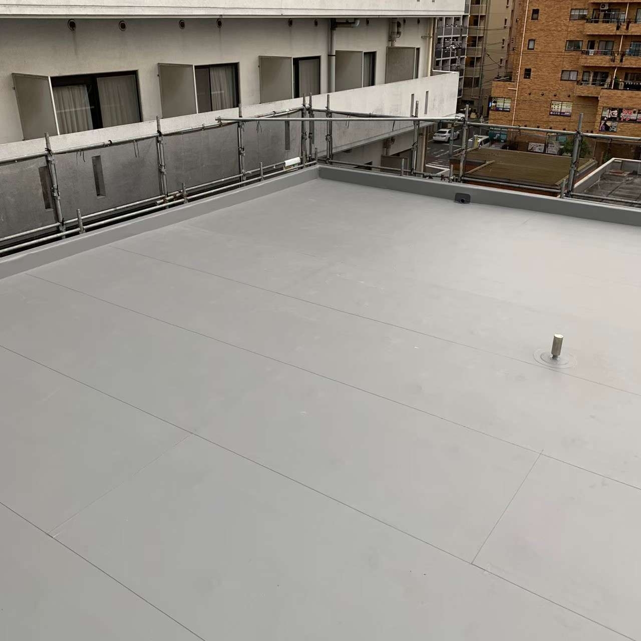 千葉県船橋市・屋上塩ビシート、廊下階段長尺シート防水